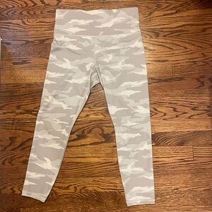 Athleta elation 7/8 tight size medium